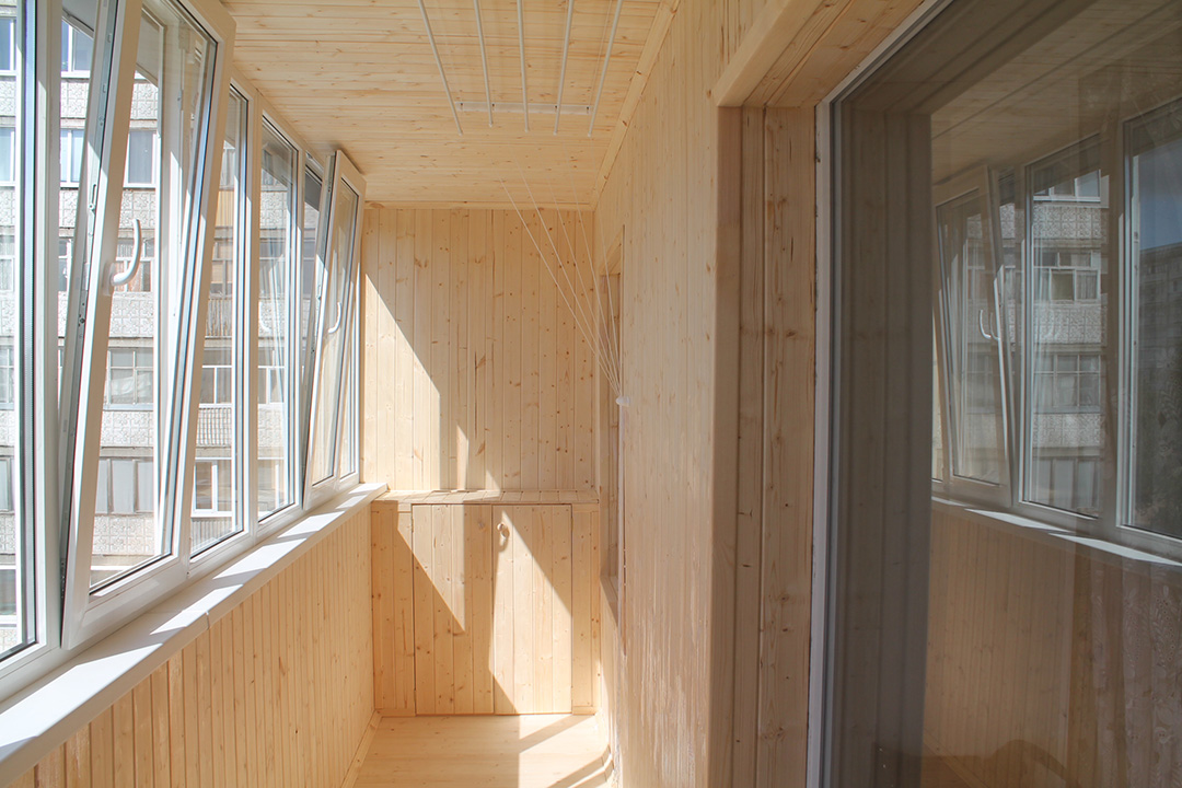 Обшивка балконов вагонкой в Казани от 690 руб за м2 | Народные Балконы